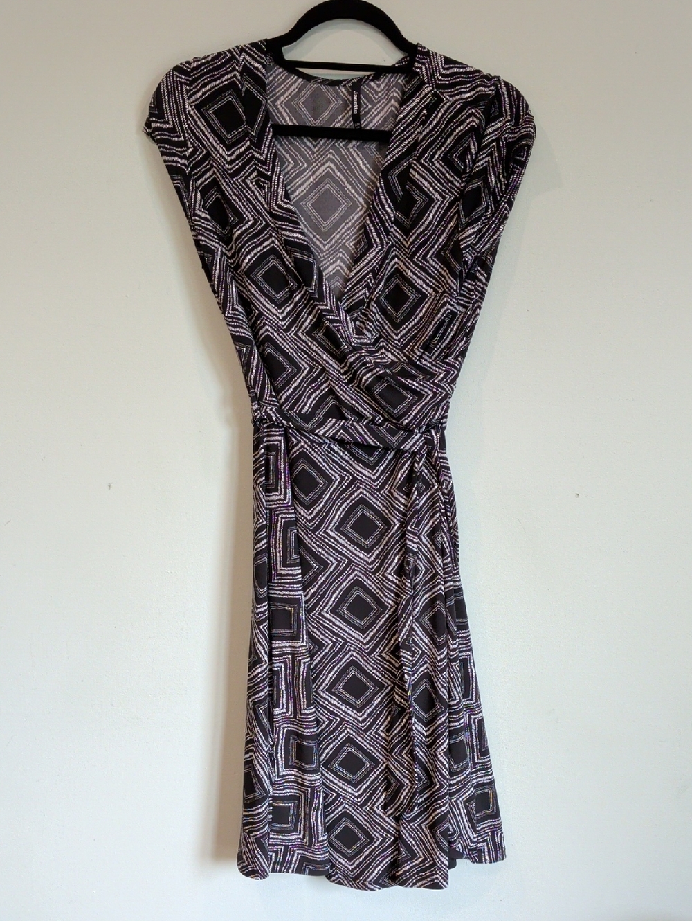 Janette Geometric Print Faux Wrap Dress in Black and White L